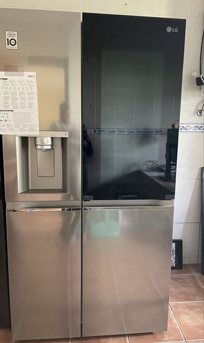 Frigorífico LG Side-by-Side Novo – Inox, Dispensador de Água – 1.300€