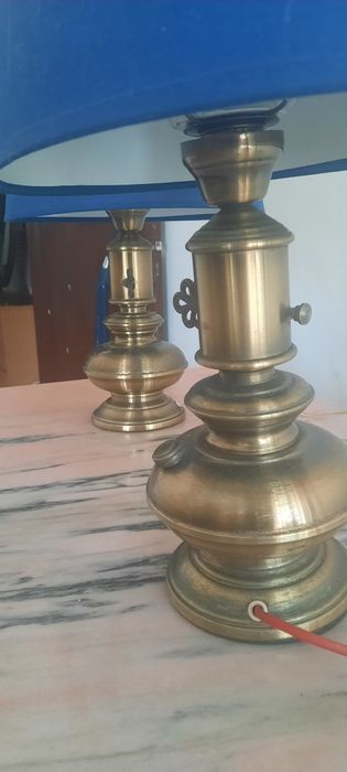 Par de candeeiros originais, de latão fosco
