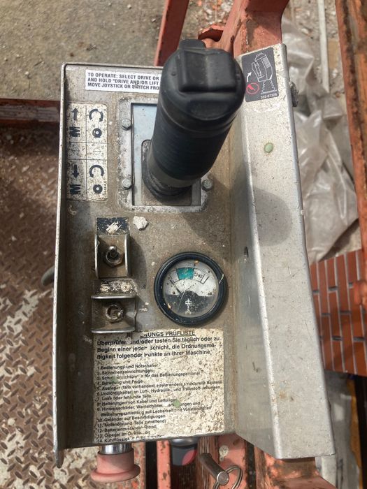 Podnośnik nożycowy SkyJack 24V nowe baterie