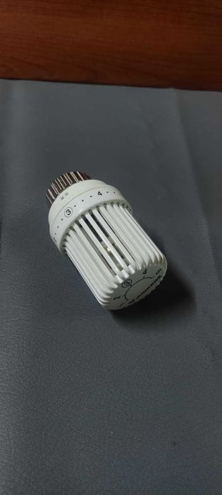 Cabeça termostática Junkers TK1 T9002B para válvulas termostatizáveis de radiador.