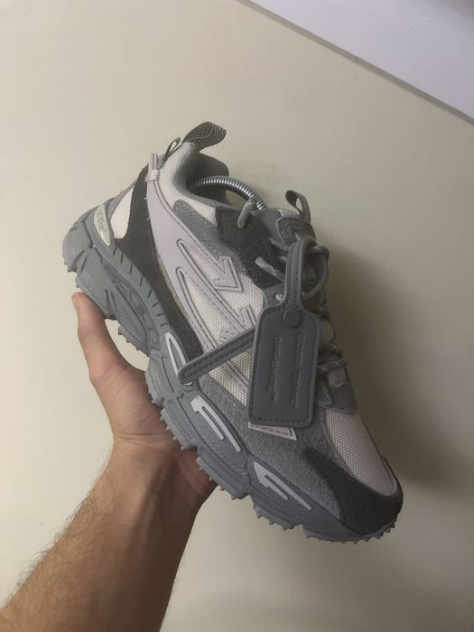 Off-White Be Right Back