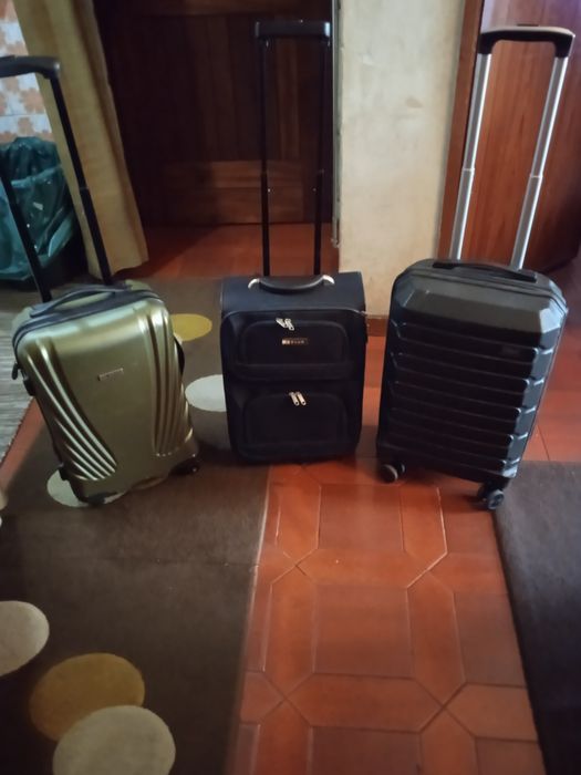 Malas de viagem de cabine rigida como novas com 55×35×25cm .