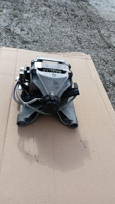 Sprzedam silnik napęd do pralki Indesit