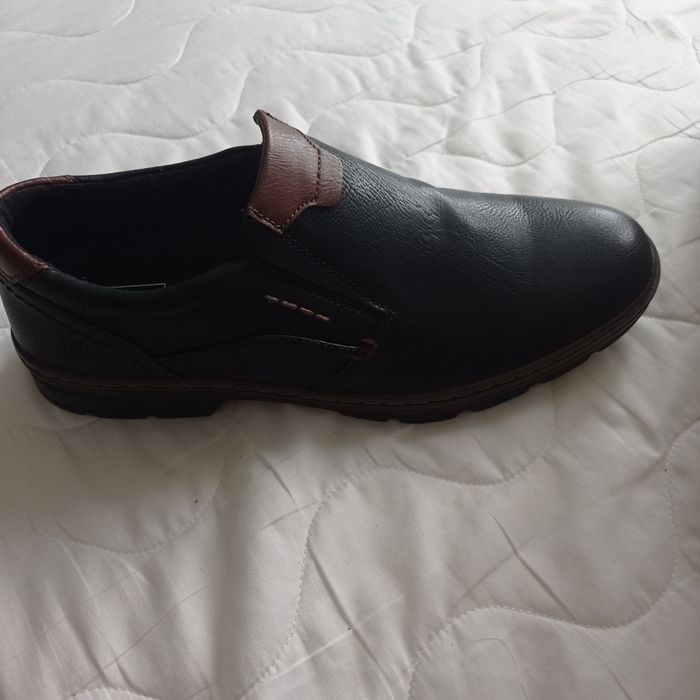 Nowe buty 45 + druga para gratis
