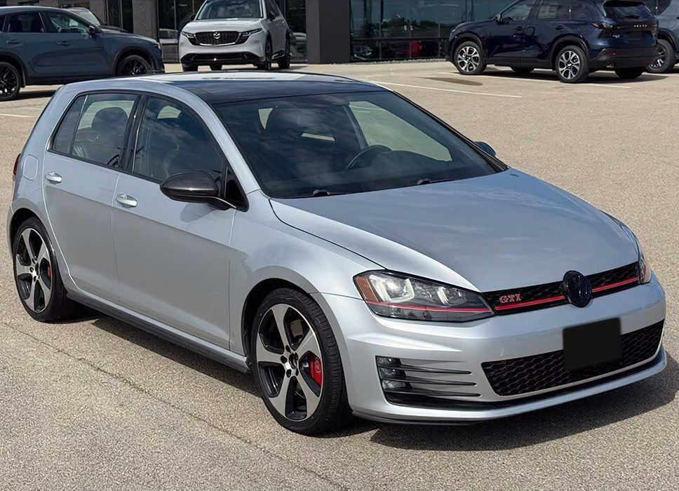 Volkswagen Golf GTI SE 4-Door      2017