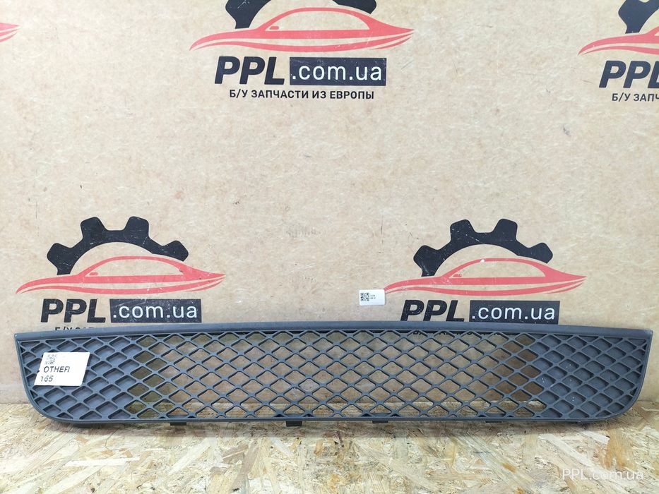 Ford Fiesta MK6 2005-2008 решетка бампера 6S61-A018A58-ABW