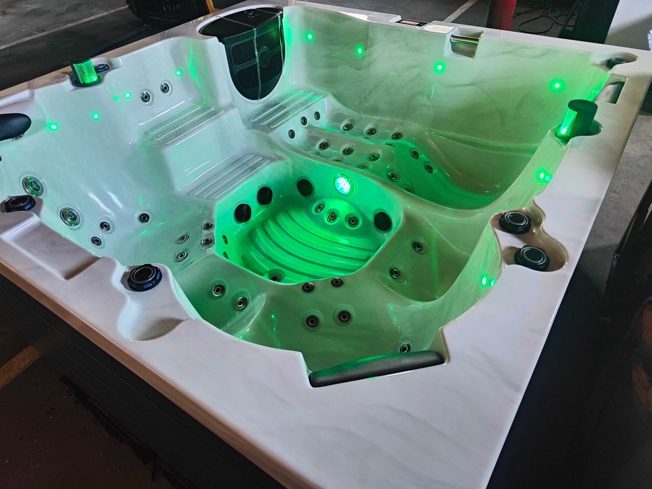 Jacuzzi ogrodowe - całoroczne , wanna spa ,