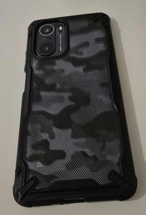 Poco F3 5G com capa Ringke Fusion-X e película protetora como novo