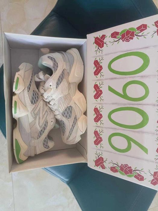 New Balance 9060 Bricks & Wood 38
