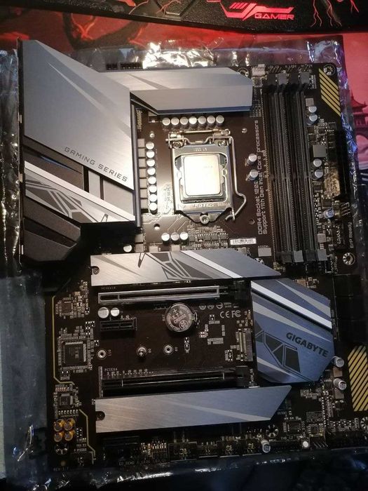 Процессор Intel i5-11400F/Материнская плата Gigabyte Z590 GAMING X