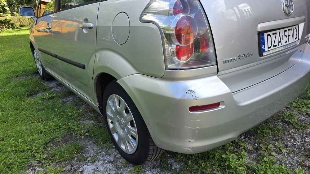 Toyota Corolla Verso 2.2