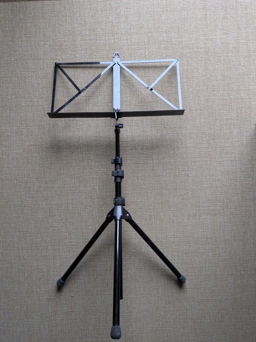 Vendo 1/2 Violoncelo em muito bom estado com acessórios