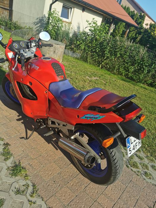 Motocykl Suzuki GSX 600 F