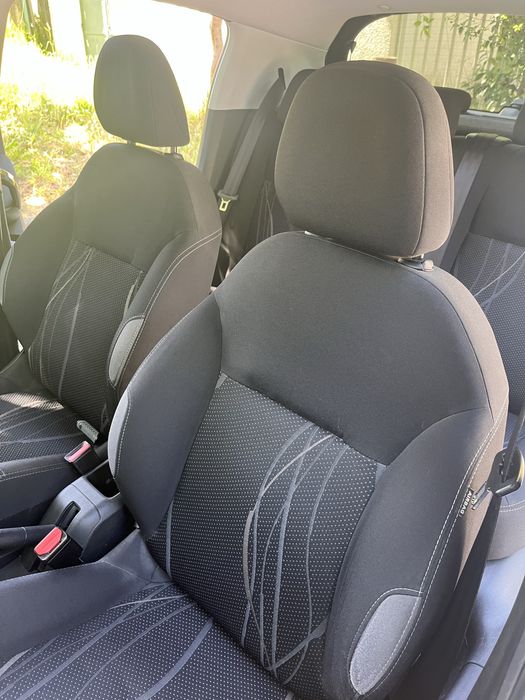 Peugeot 208 2015