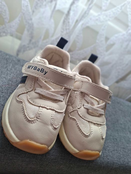 Стильні та зручні кросівки MYBaby для малюка