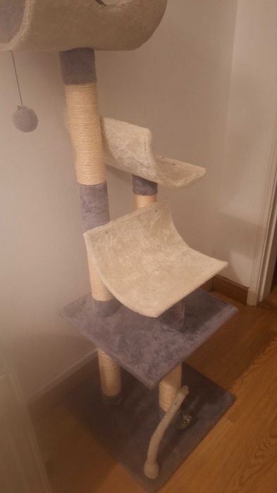 Playground gato 3 andares