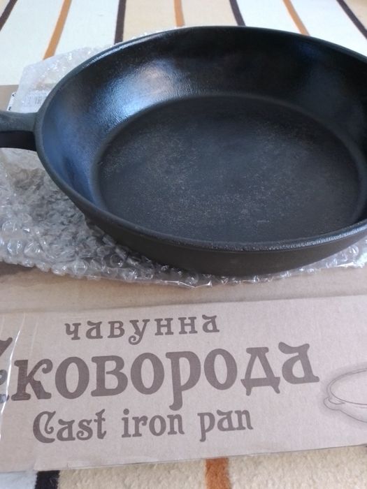Сковорода чугунная 28 см