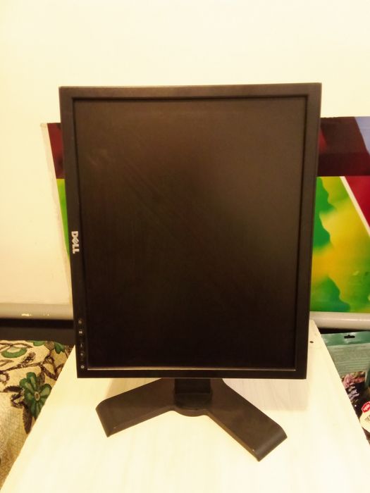 Монитор Dell Professional P190St 19  TN / DVI, VGA, USB
