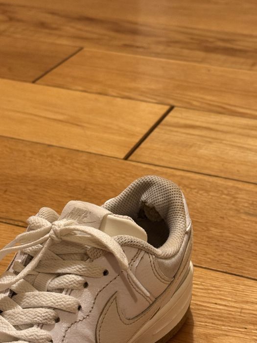 Nike Air Force жіноче взуття кросівки розмір 40