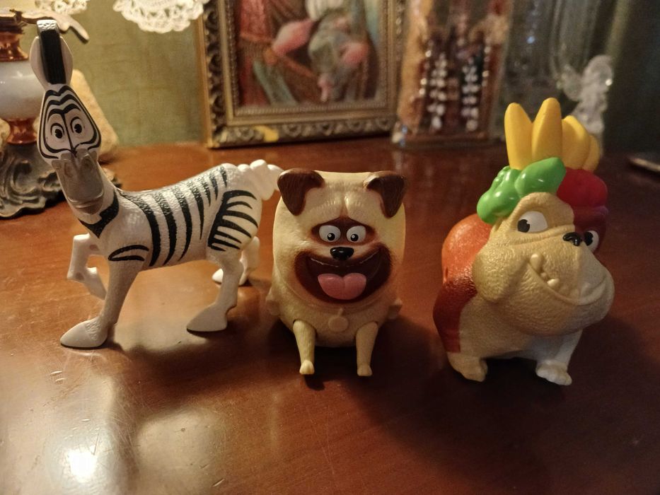 Іграшки мінйони,свинки Пеппи,смурфіки та багато інших