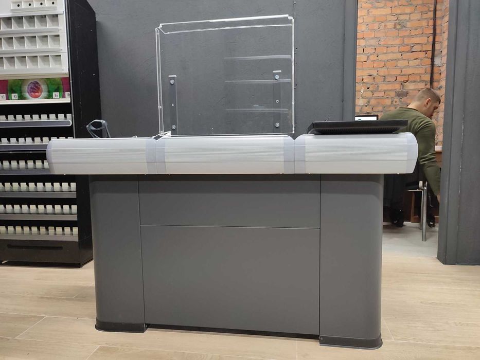 Стелажі, полиці в магазин, торгове обладння, холодильники В НАЯВНОСТІ