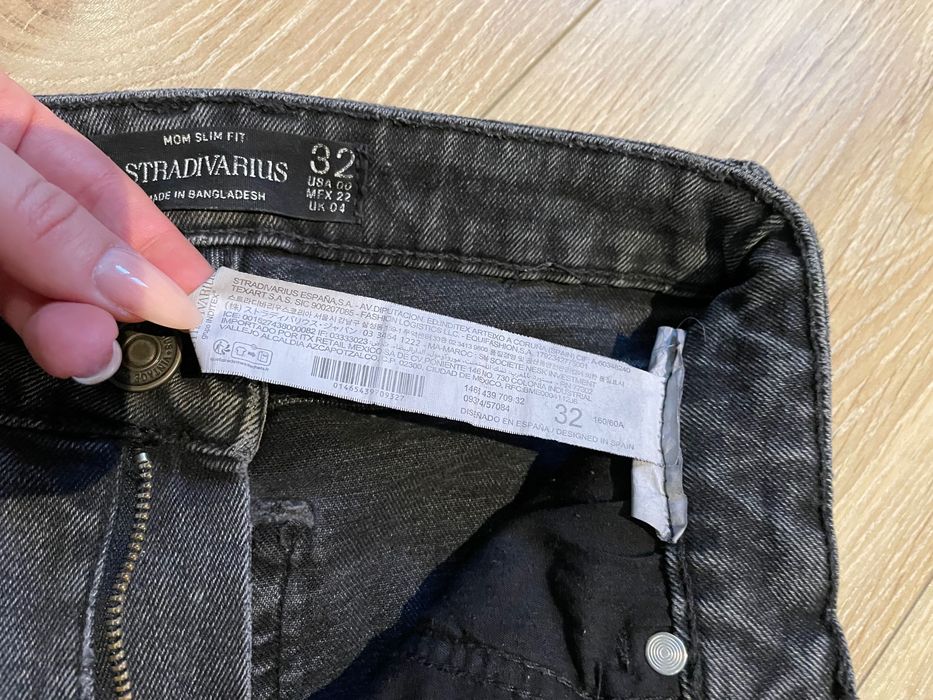 Jeansy damskie Stradivarius – Mom Slim Fit
