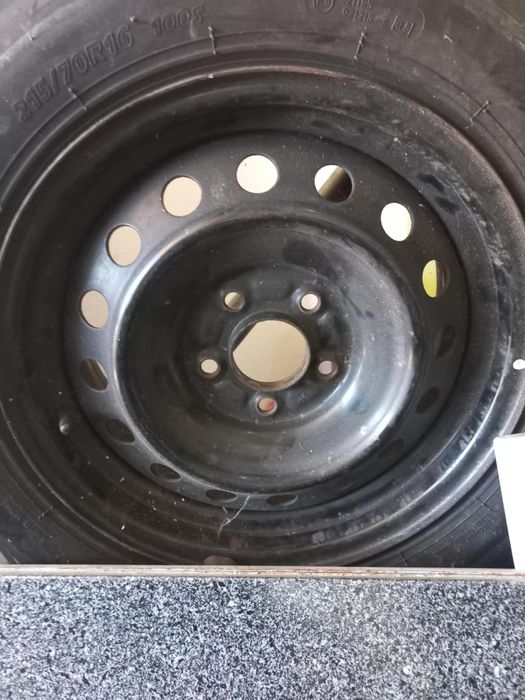 Pneus com jantes 215/70/R16 5 furos