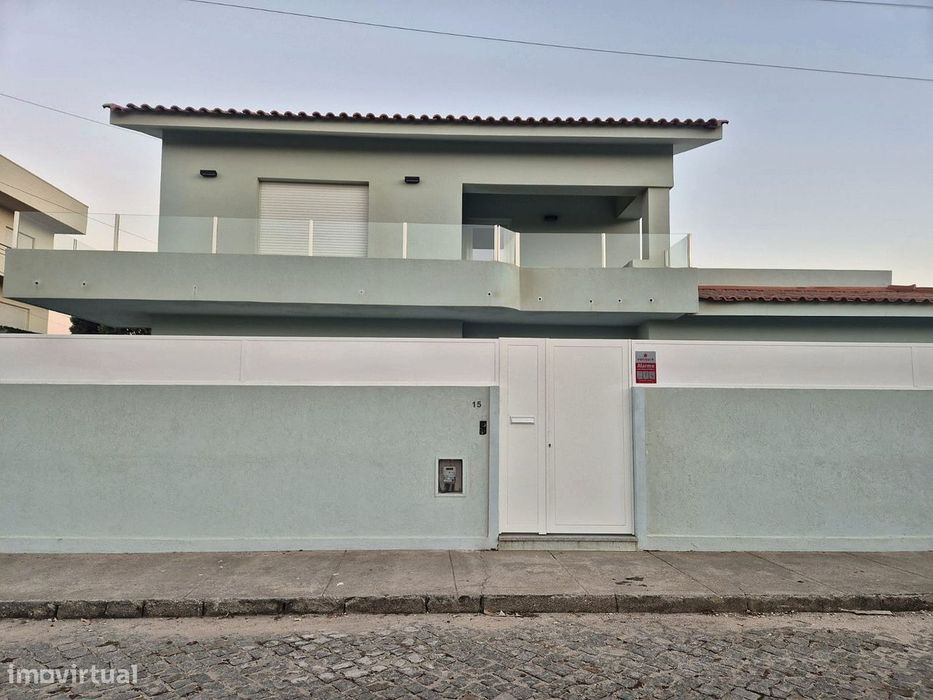 Moradia T4 com piscina e garagem em Vila do Conde