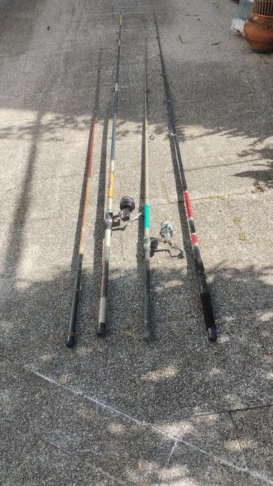 Canas de pesca com carrinho