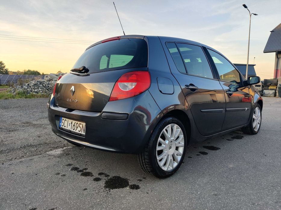 Samochód Renault Clio