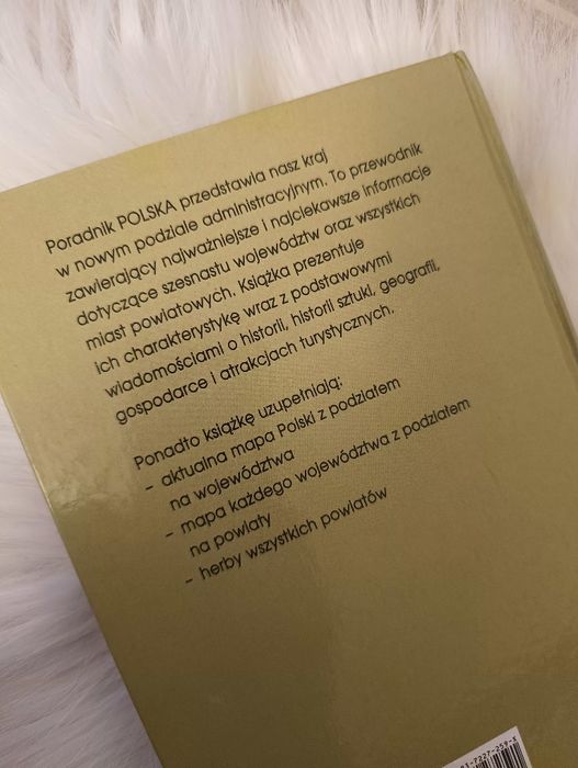 Książka kolekcjonerska "Polska. Nowy Podział Terytorialny"Podział