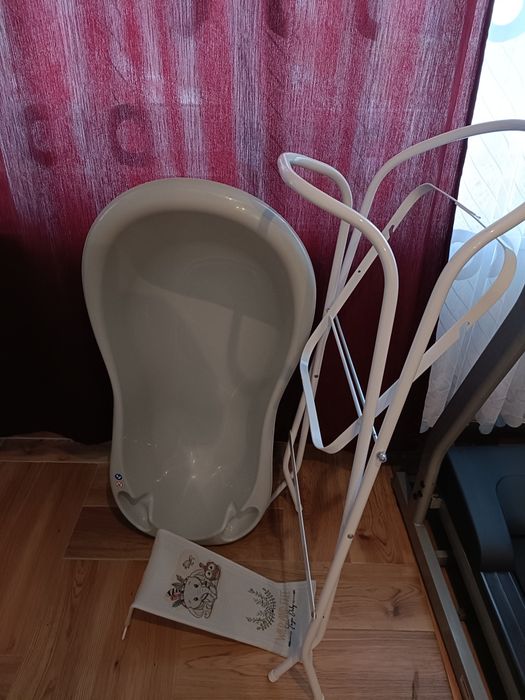 Wanienka że stelażem do kąpieli