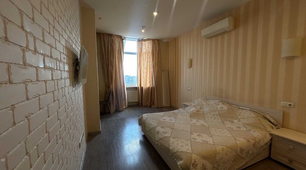 Квартира в ЖК Перекресток на 5 Фонтана. Кирпичный дом. Южная сторона.