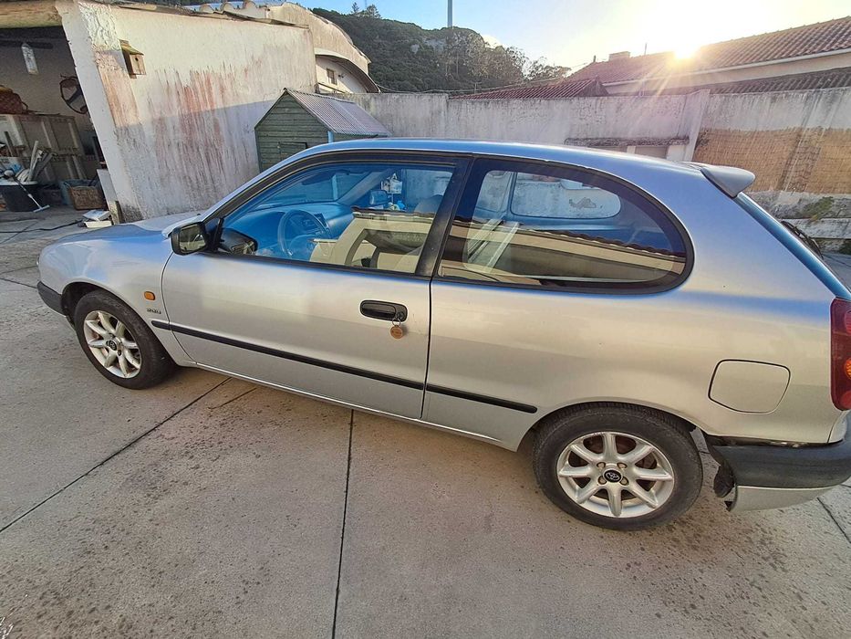 Toyota Corolla Starvan 2.0D 1998