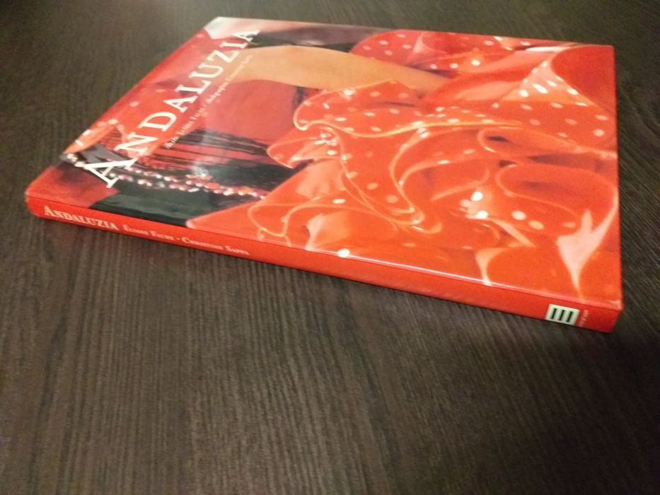 Livro Andaluzia,belissimas fotos,interior novo,não manuseado,envio ctt