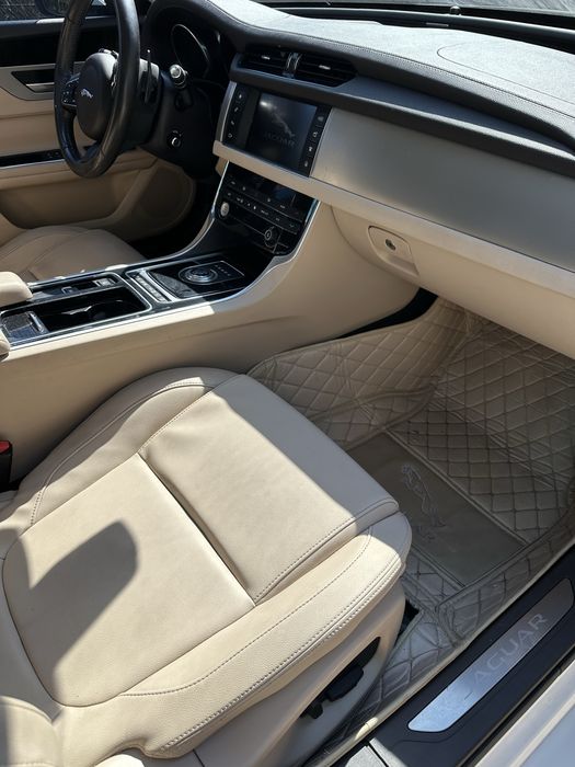 Автомобиль  Ягуар XF 260, JAGUAR  XF