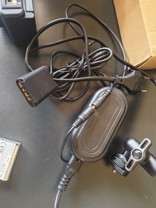 Pack Completo Sony ZV-1 II (ZV-1M2) + Cartão 256GB + Braço Neewer + Coupler (bateria por fio)
