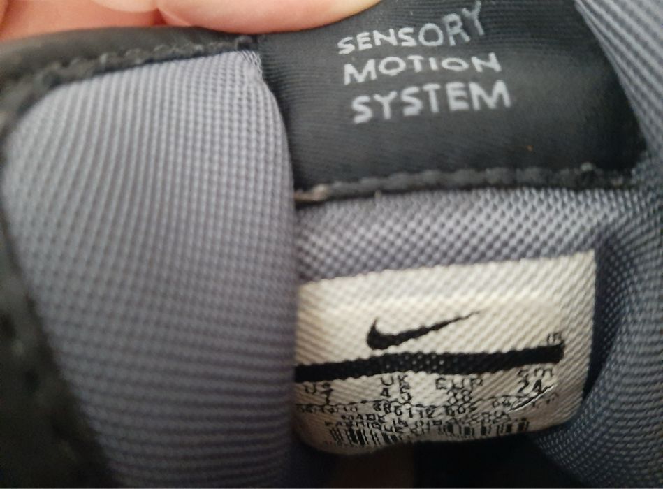 Sapatilhas NIKE Sensory Motion System com tiras amovíveis
