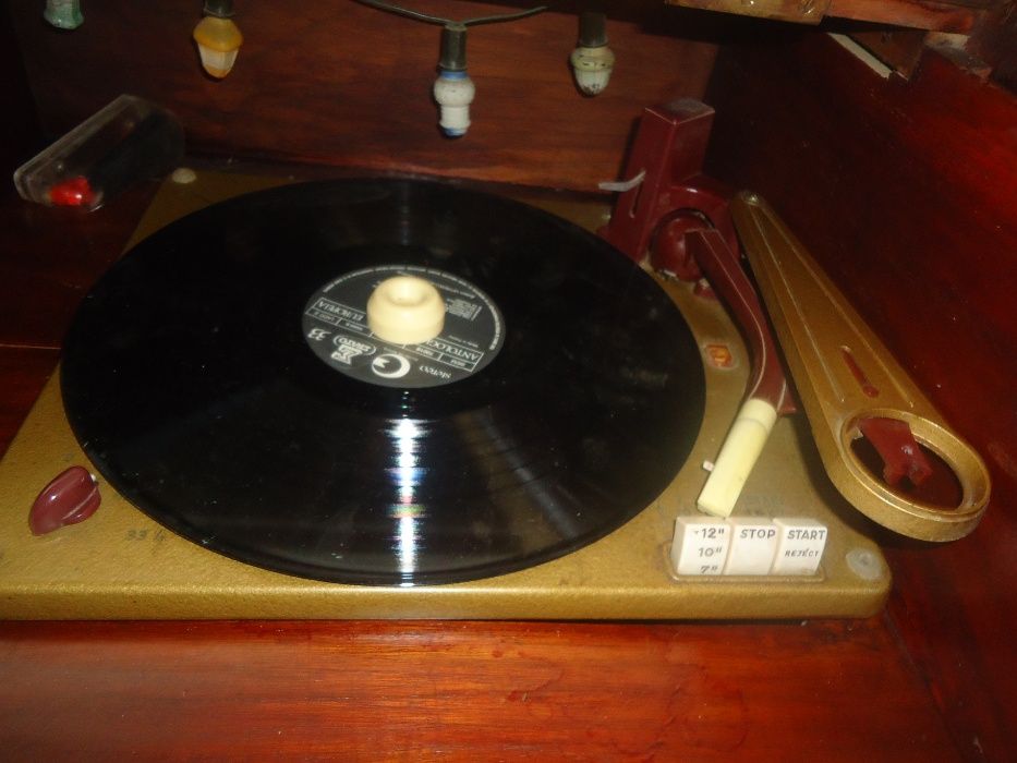 Móvel Rádio Gira Discos Marca PHILIPS
