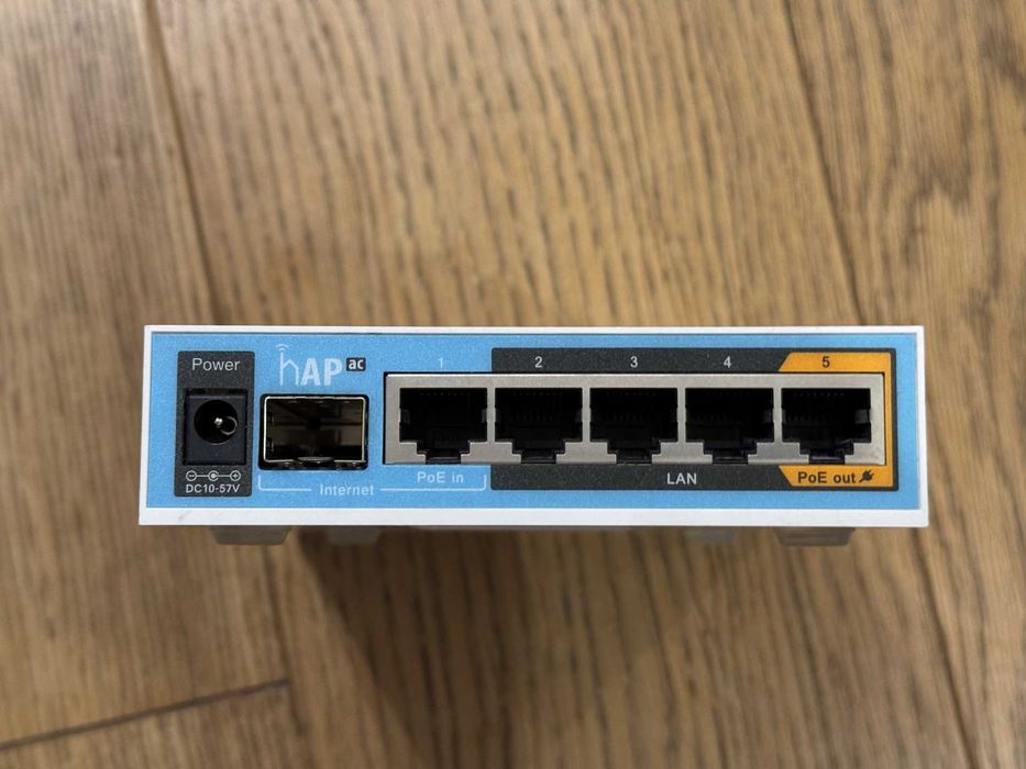 MikroTik hAP ac (RB962UiGS-5HacT2HnT) - Router Dual-Band z RouterOS