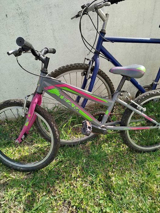 Bicicletas ,  1 skate e 1 trotinete