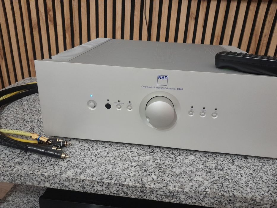 Nad S300 . Seria silver.