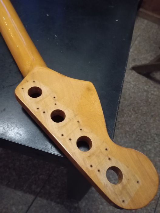 Baixo braço modelo JB