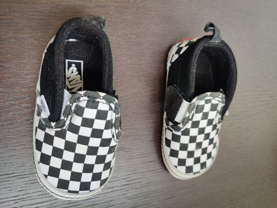 Sapatilhas Vans bebé, tamanho 4,originais, novos e dentro da caixa.