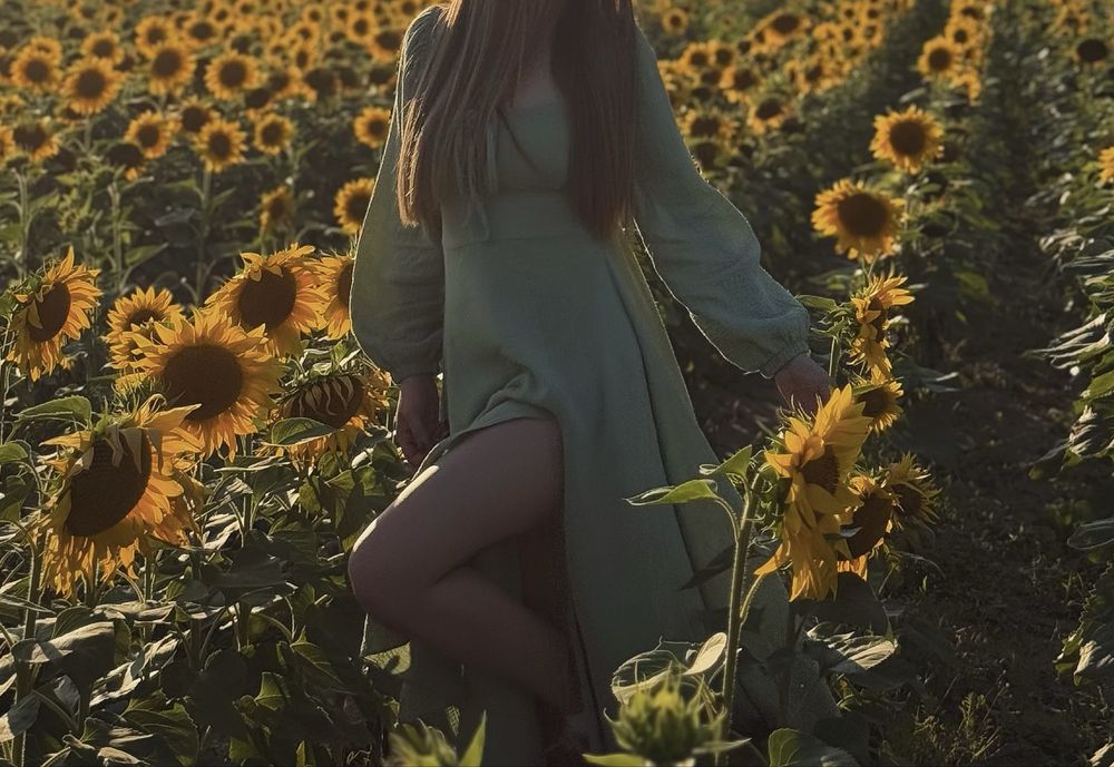 Взуття та сукня на весну та літо