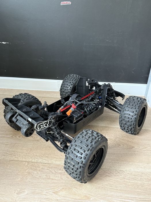 Arrma notorius 6s v6