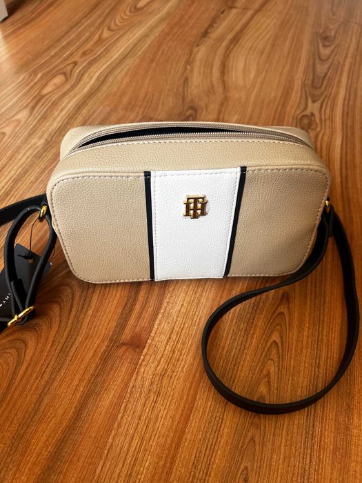 Torebka damska TOMMY HILFIGER z metką