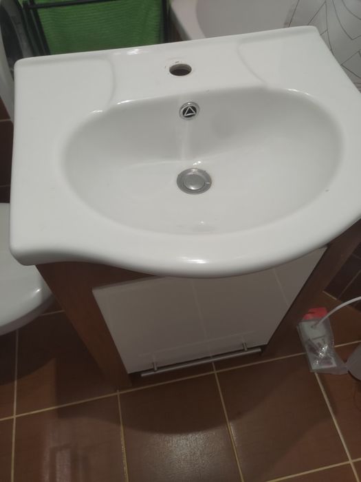 Szafka z umywalką za darmo
