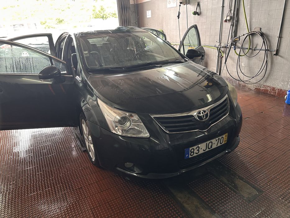 Toyota avenses 2.000