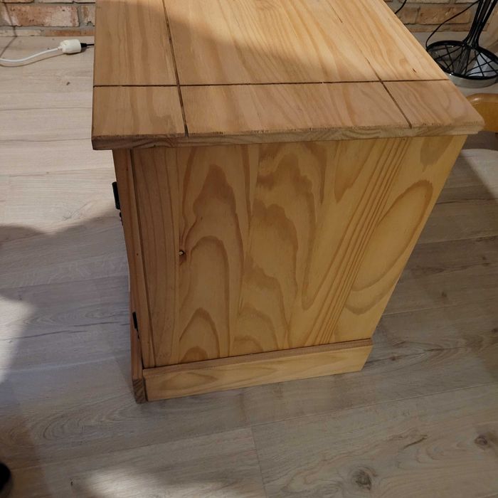 Drewniana szafka z szufladą i szklanymi drzwiczkami stan bdb Wrocław